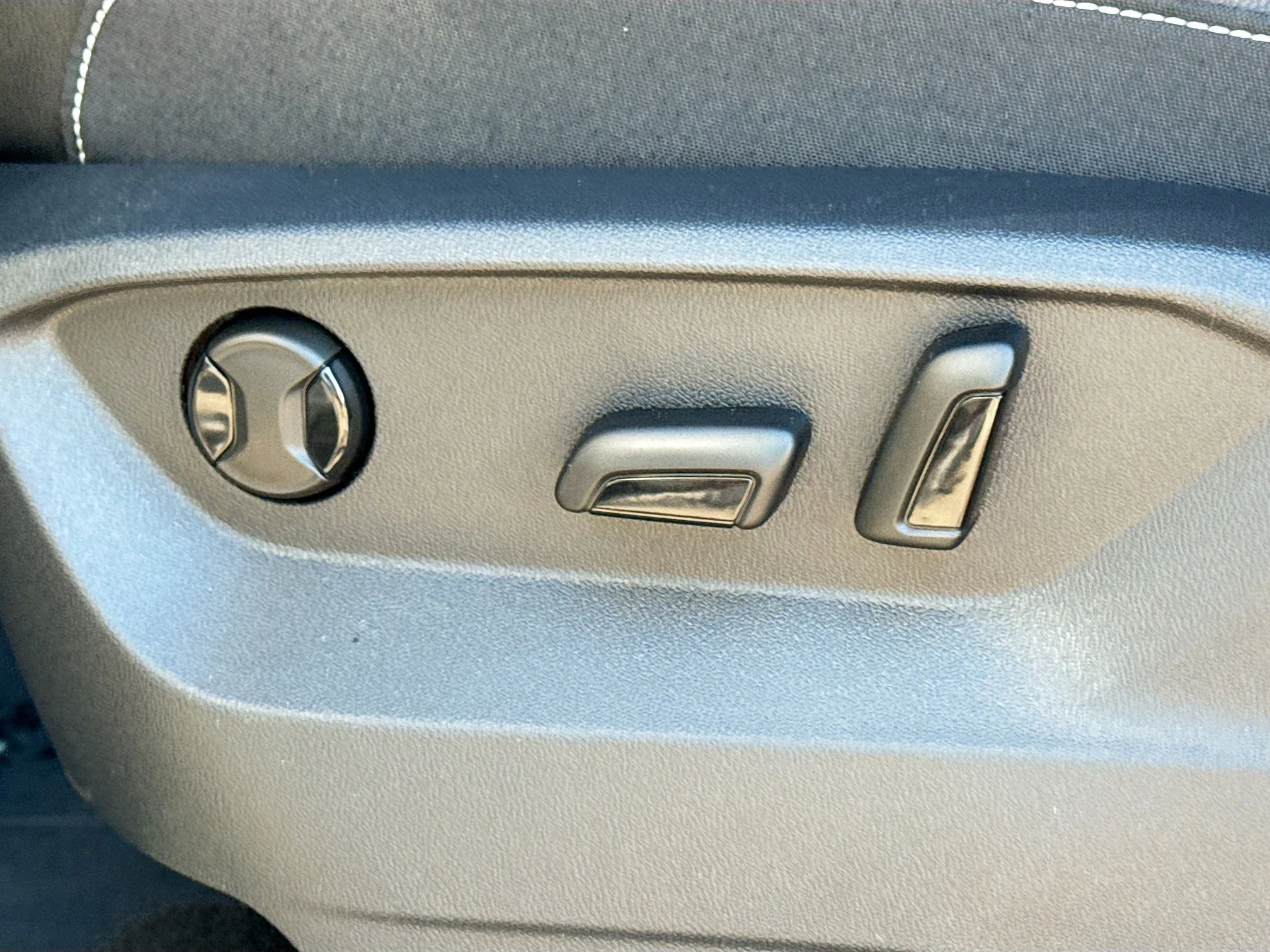 New 2026 Mist Volkswagen 2.0T SE w/Technology image 24