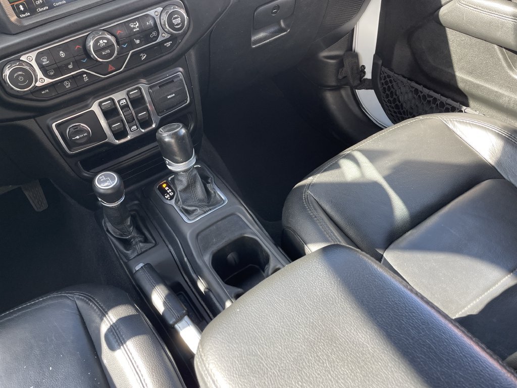 Used 2020 White Jeep Unlimited Sahara Altitude image 21