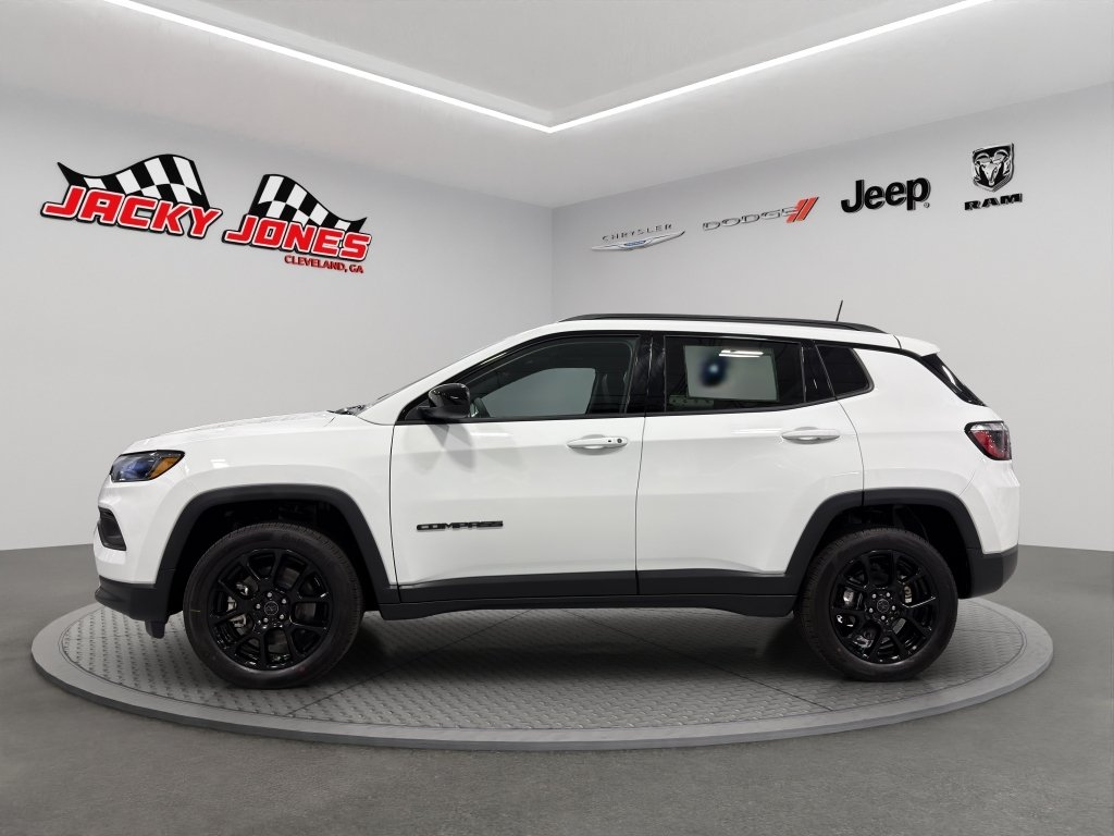 New 2026 Bright White Clear-Coat Exterior Paint Jeep Latitude Altitude image 2