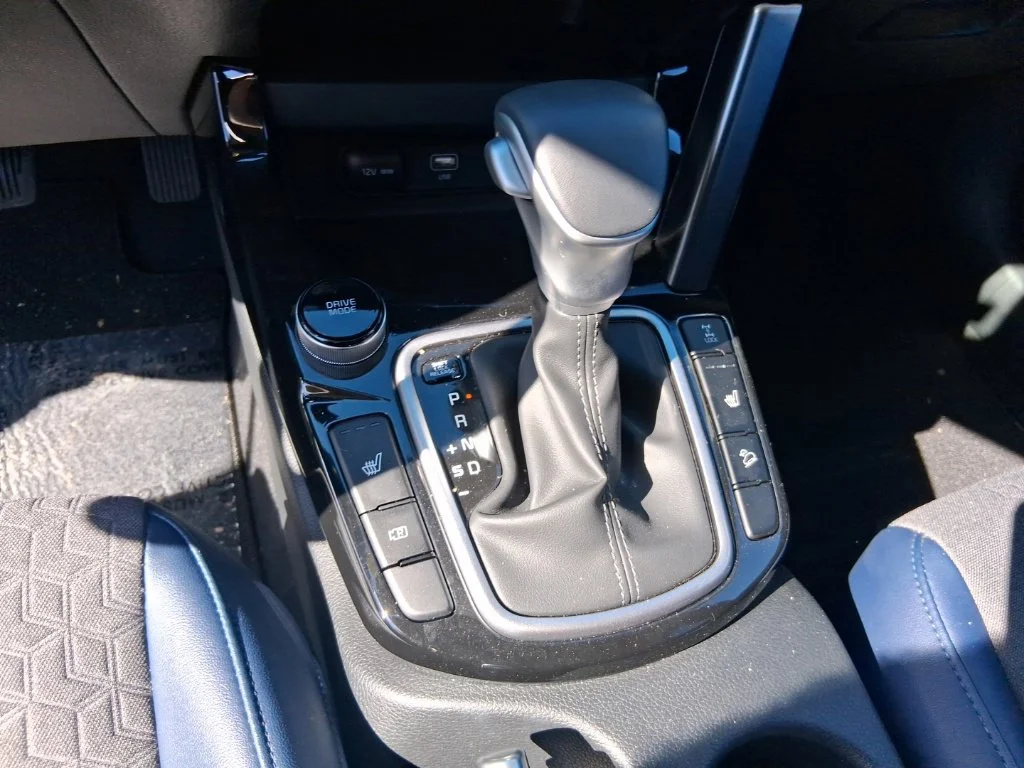 Certified Used 2025 White Kia S image 15