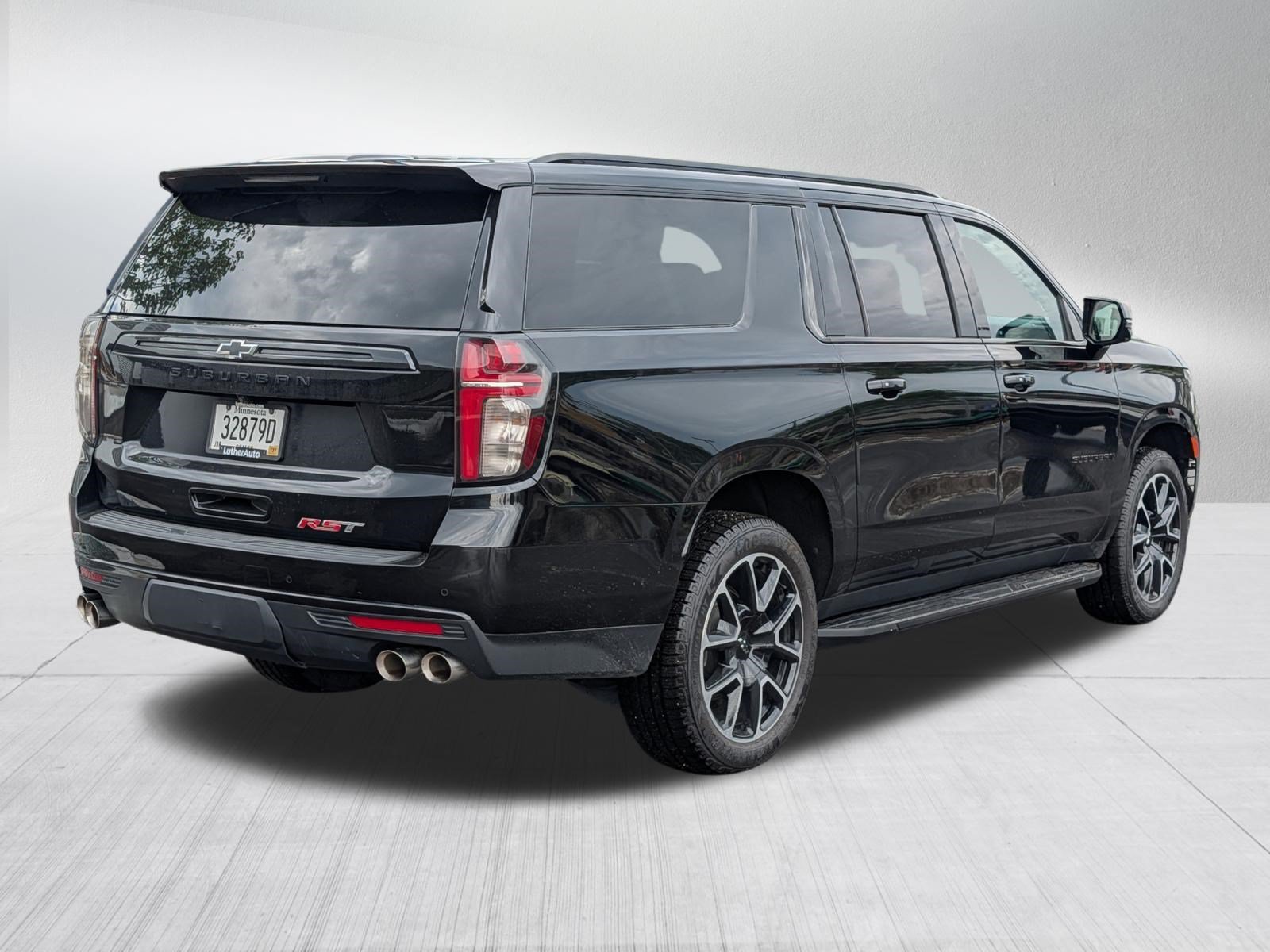 2023 Chevrolet Suburban RST - Photo 7