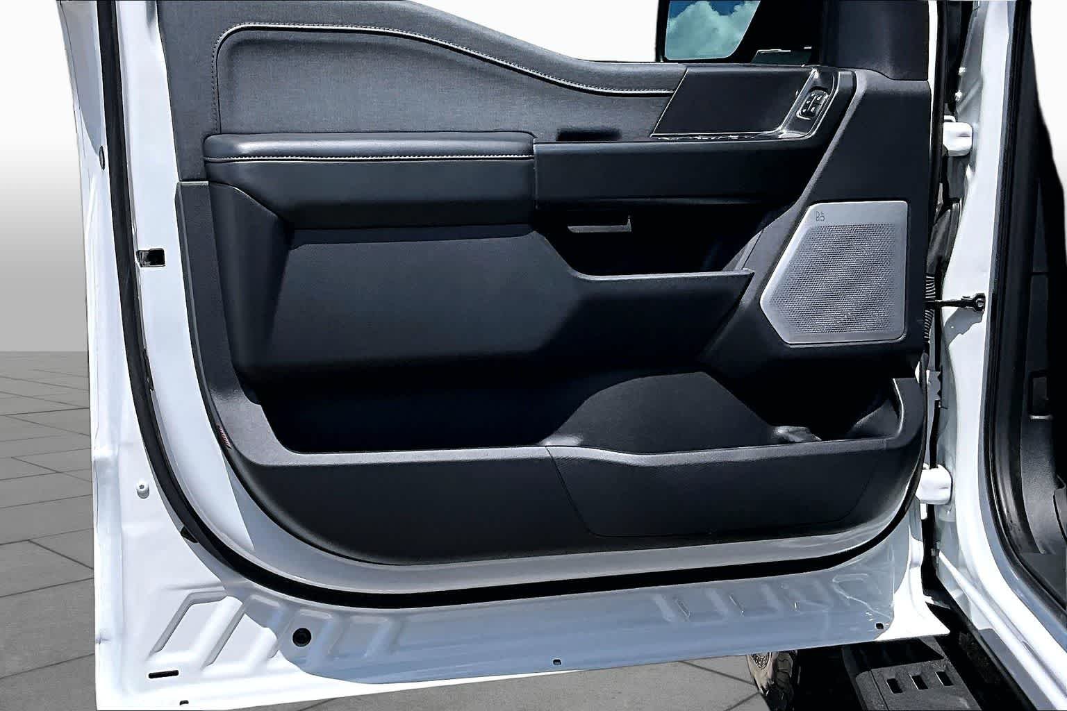 Used 2023 Oxford White Ford Raptor image 26