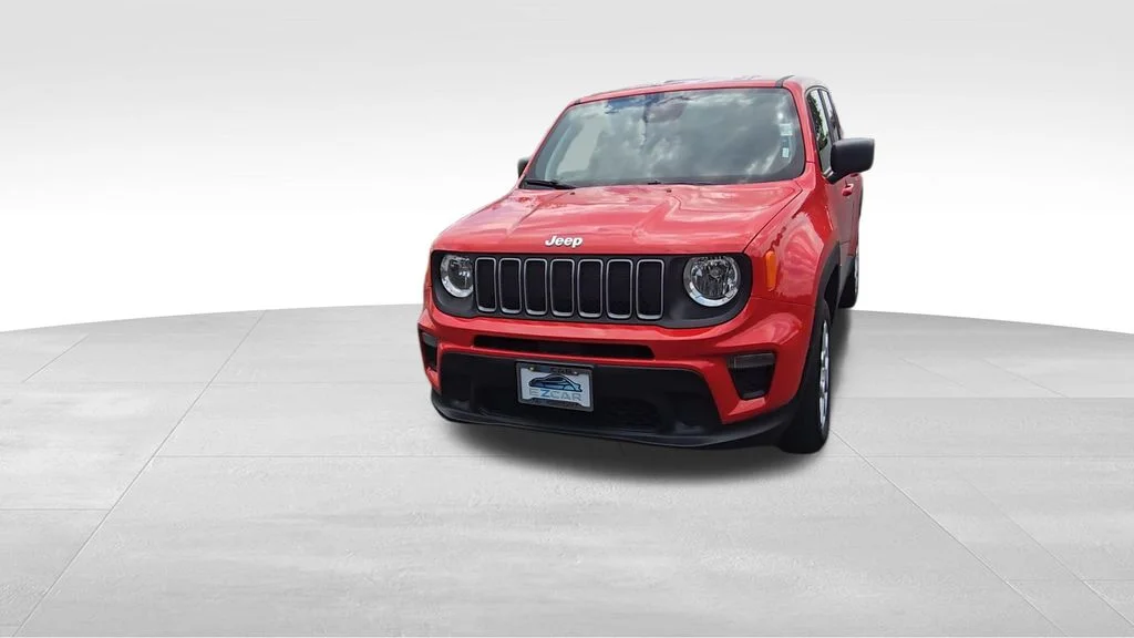 Used 2023 Red Jeep Latitude image 3
