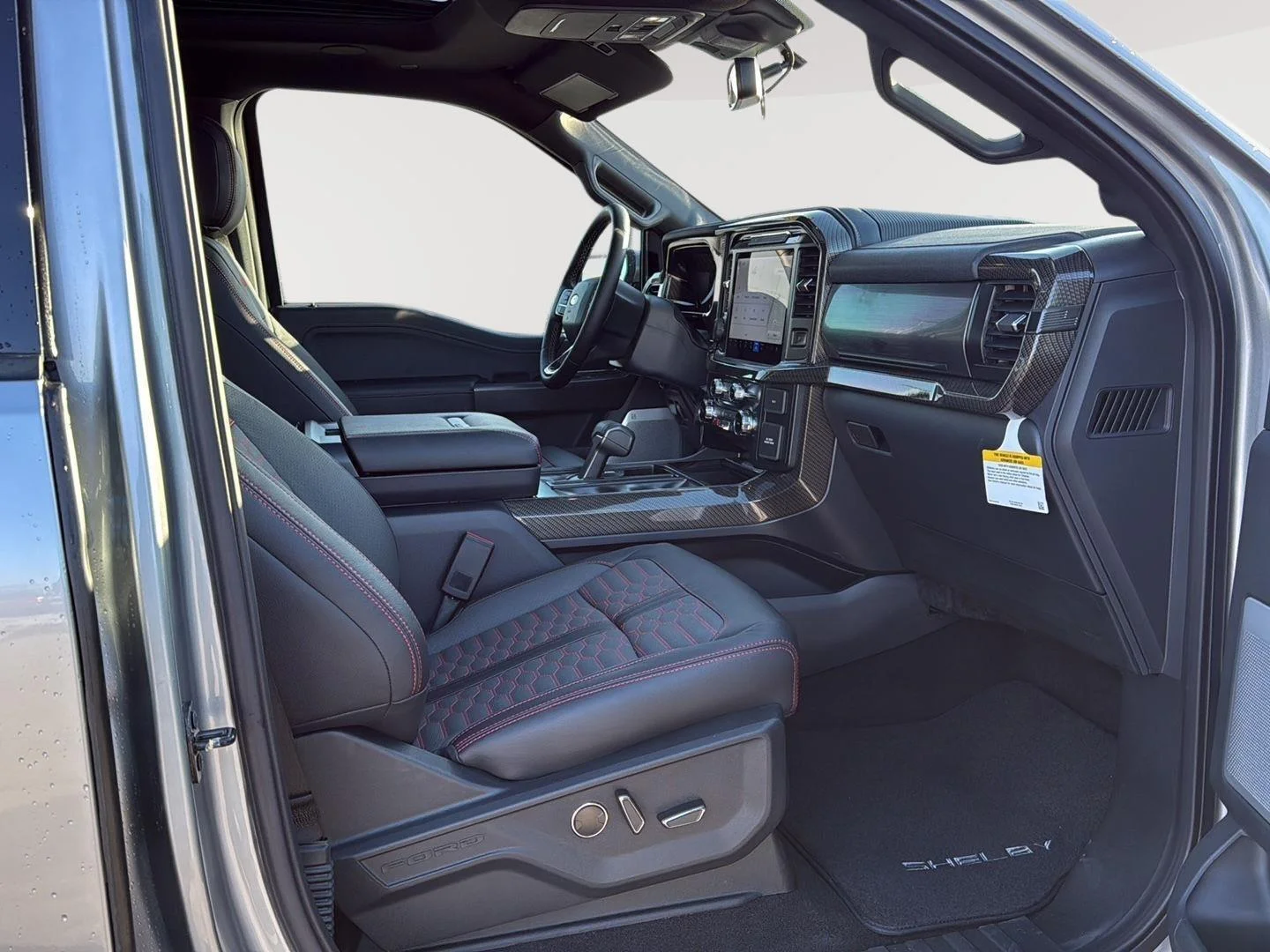 2025 Ford F-150 Lariat - Photo 11
