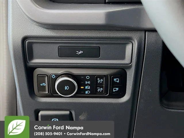 New 2026 Carbonized Gray Metallic Ford XLT image 18