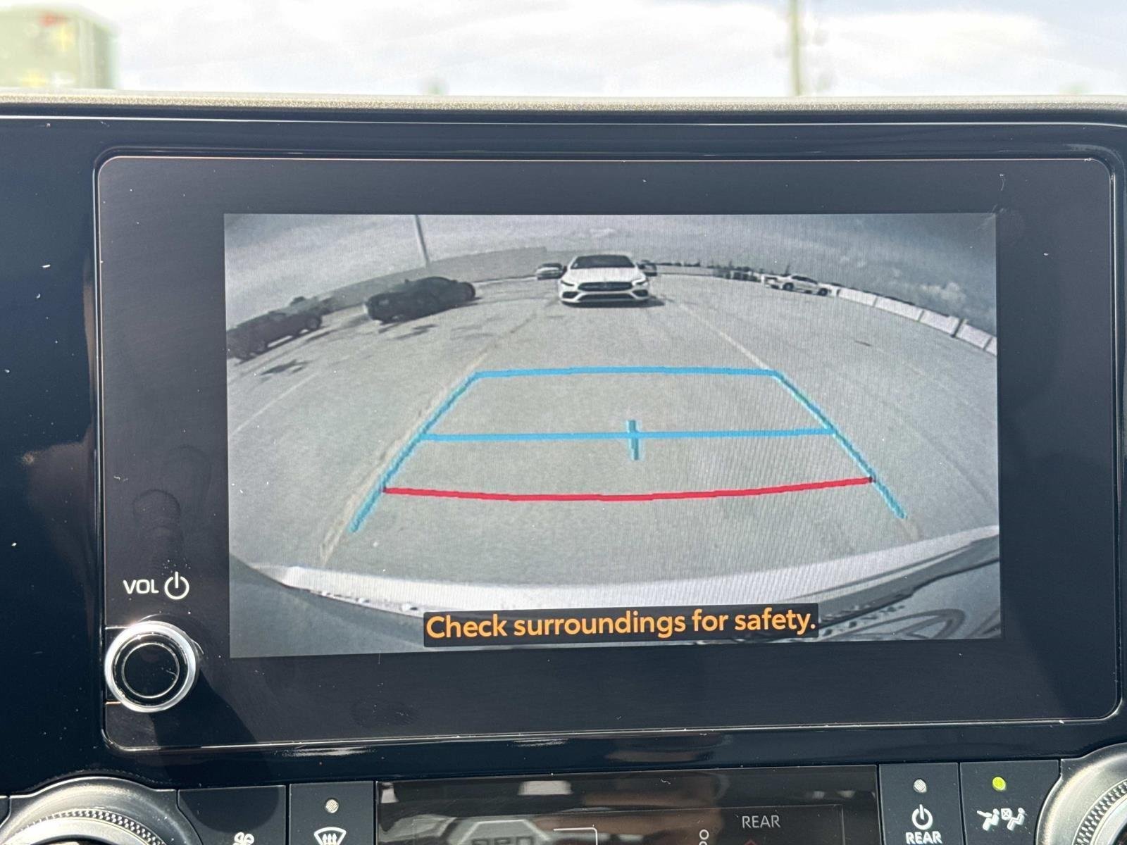 Used 2023 Wind Chill Pearl Toyota XLE image 25