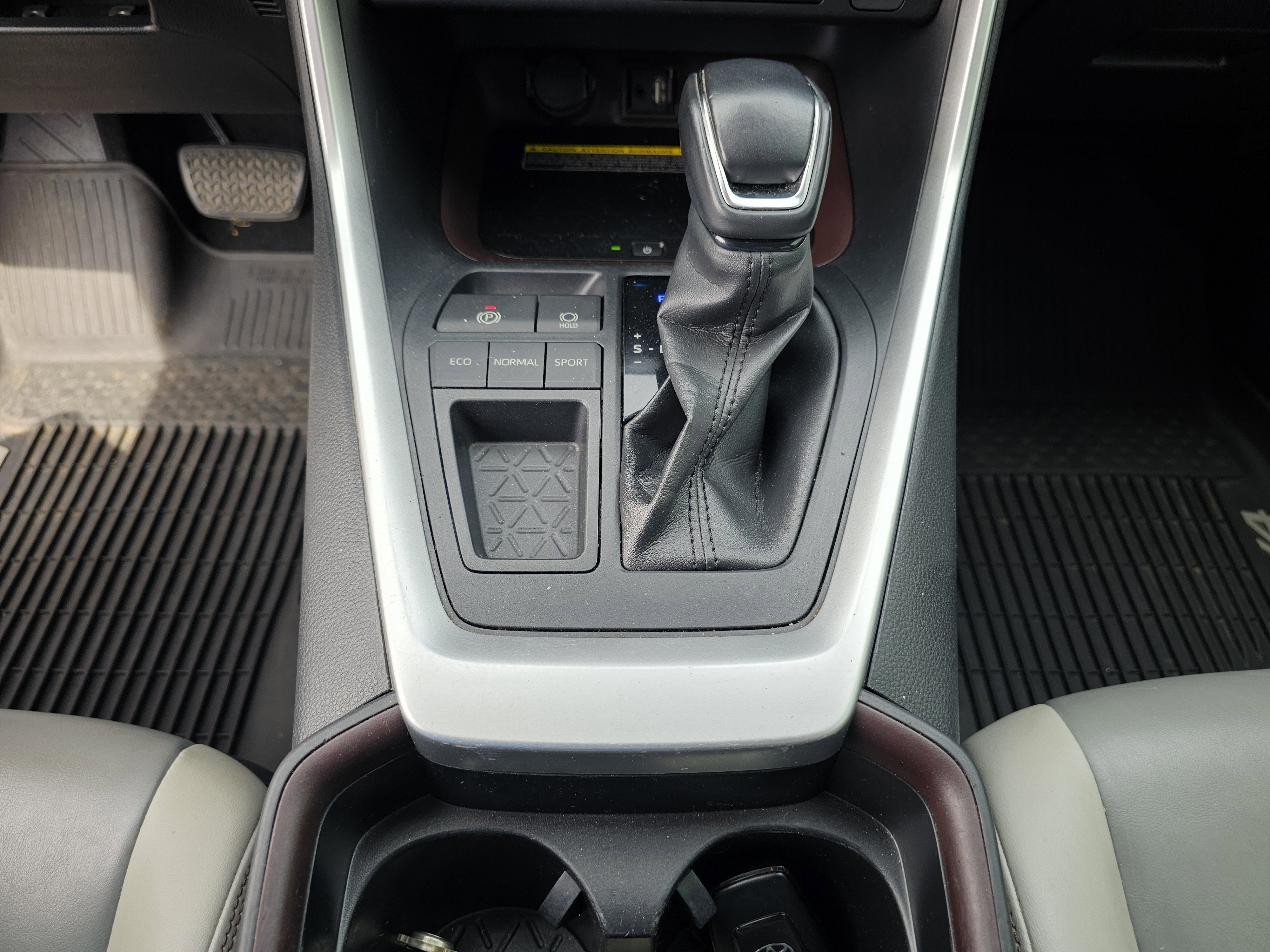2019 Toyota RAV4 Limited - Photo 27