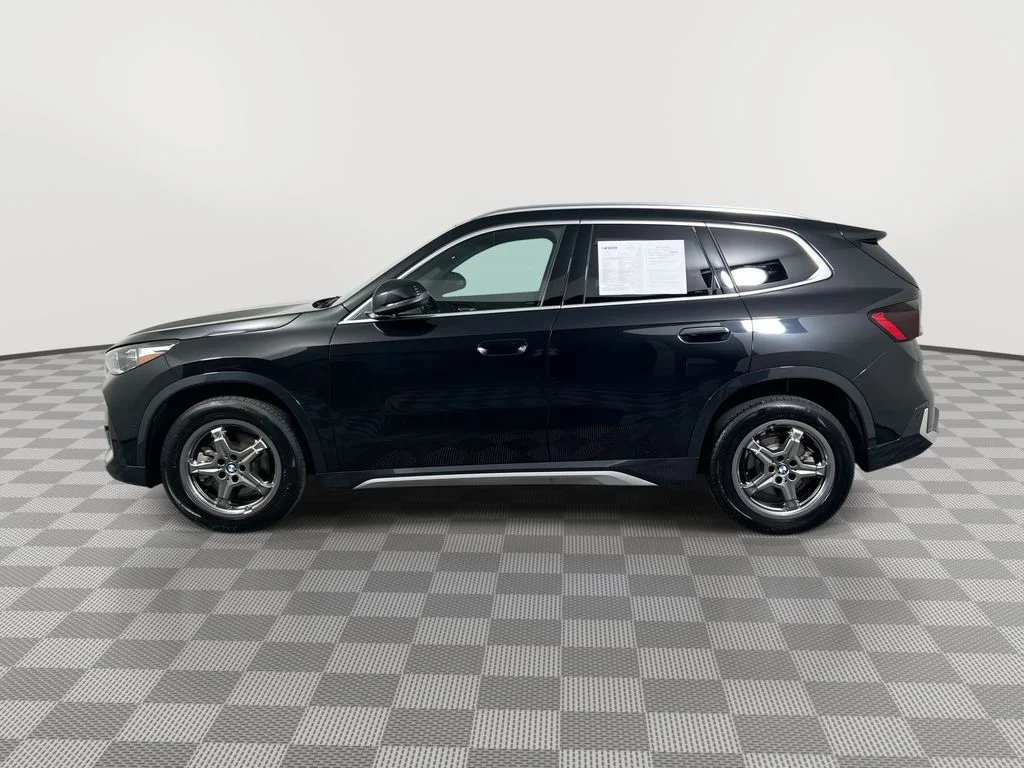 Used 2025 Black BMW xDrive28i image 5