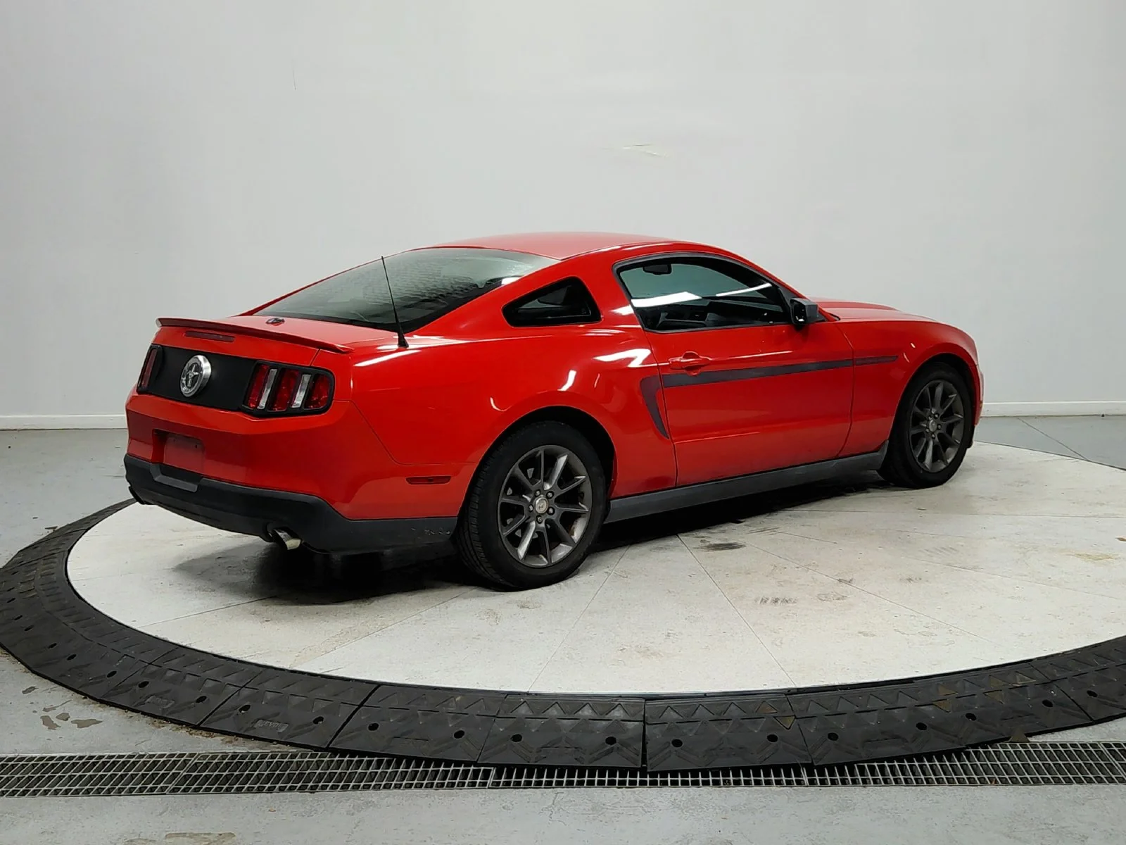 Used 2011 Red Ford V6 Premium image 8