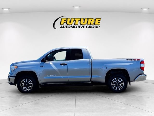 Used 2017  Toyota  image 7