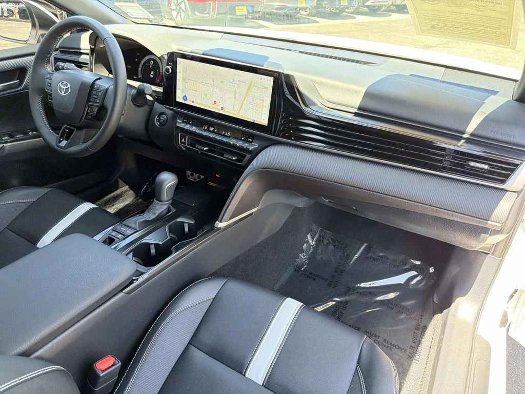 Used 2026 Ice Cap Toyota SE image 34