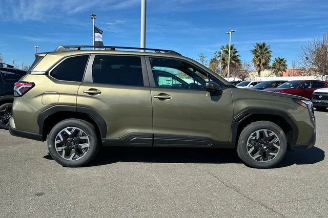 New 2026 AUTUMN GREEN METALLIC Subaru Premium image 3