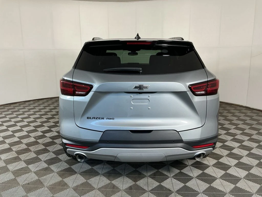 New 2026 Gray Chevrolet LT image 8