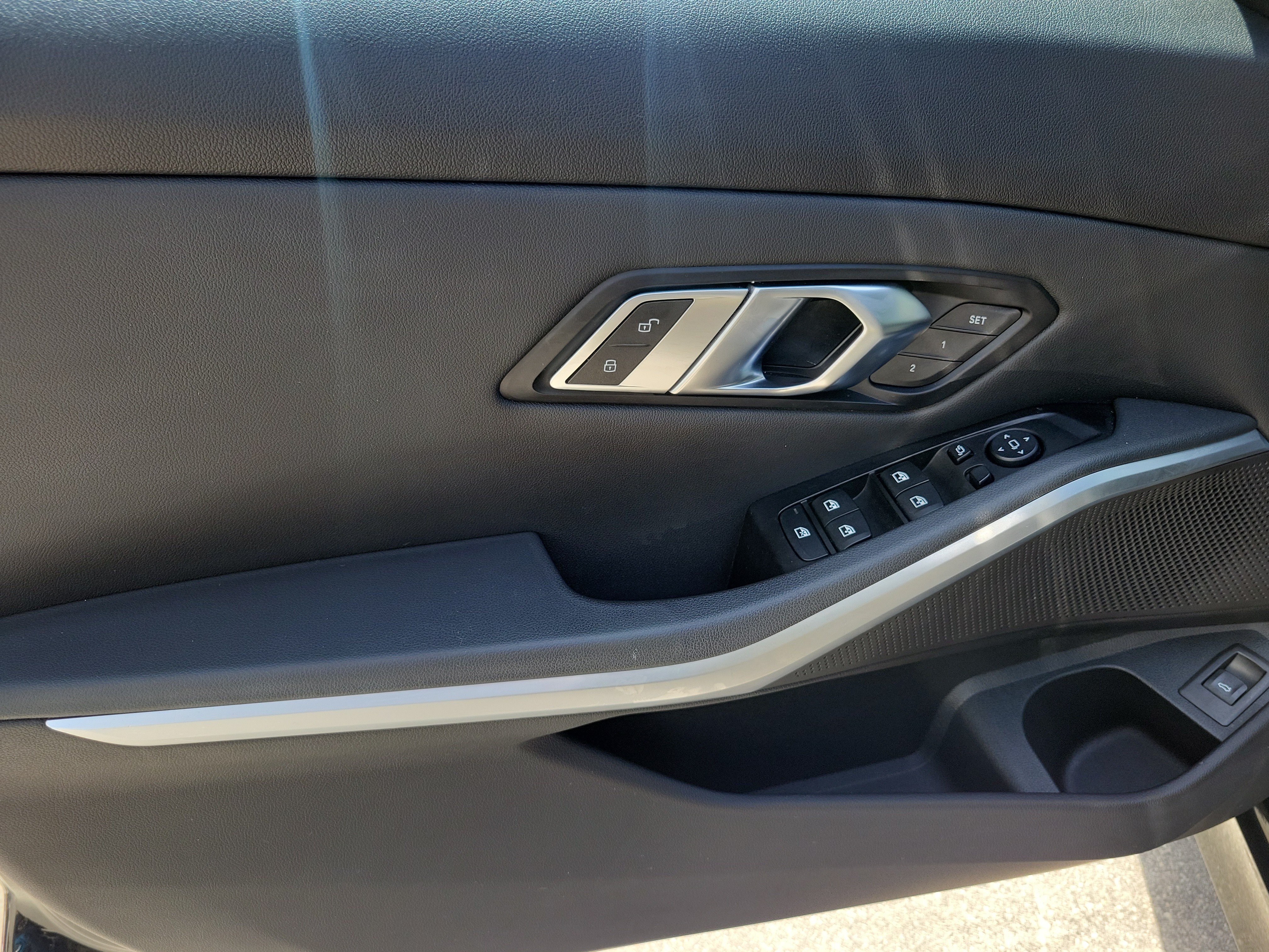 Used 2019 Jet Black BMW 330i image 14