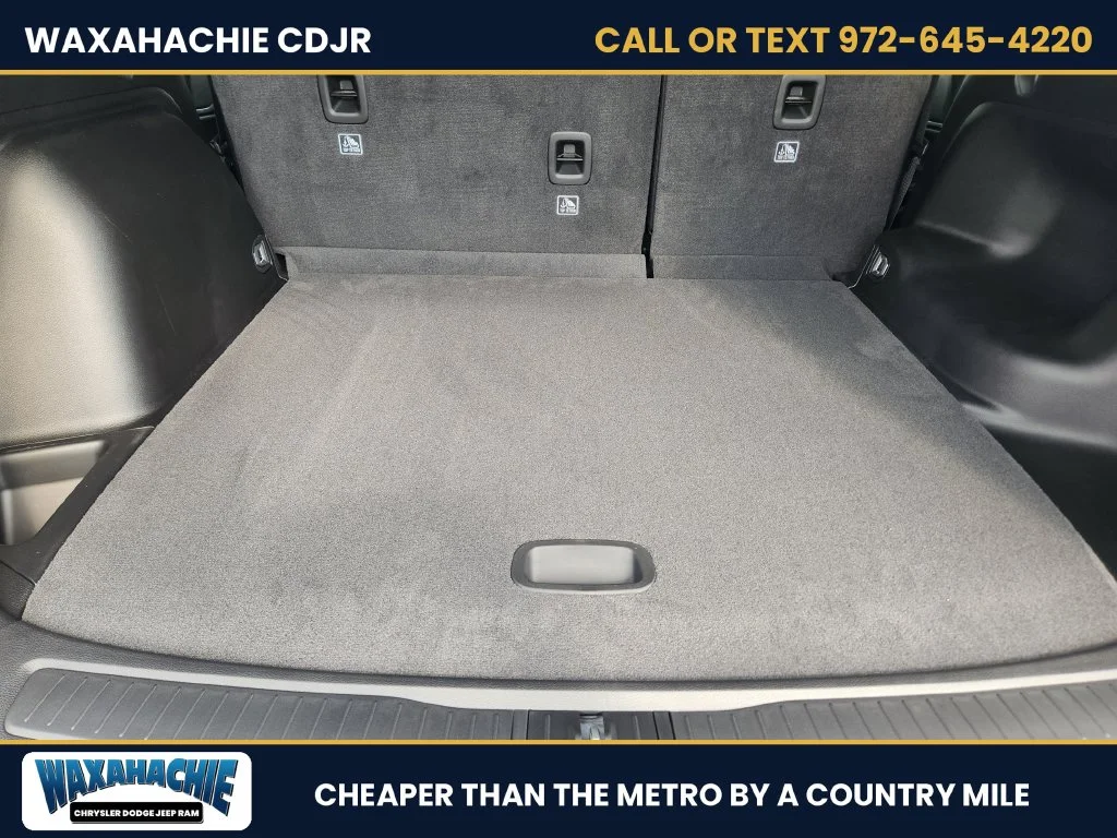 New 2027 Bright White Clear-Coat Paint Jeep Laredo image 24