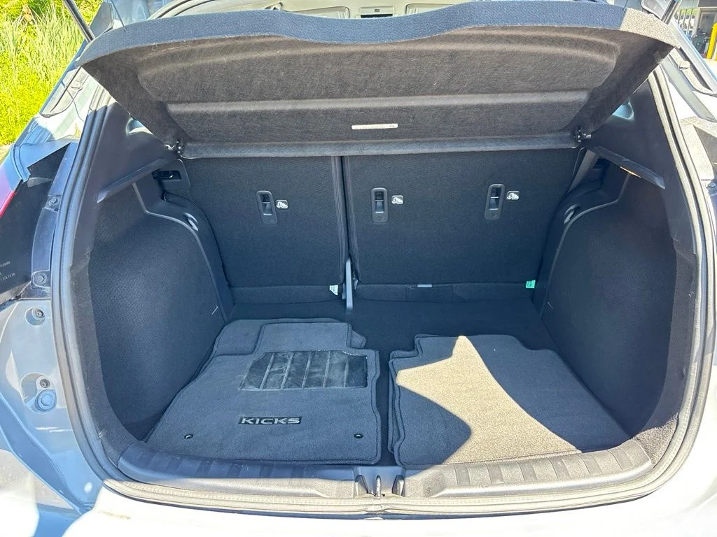 Used 2024 Gray Nissan SR image 29
