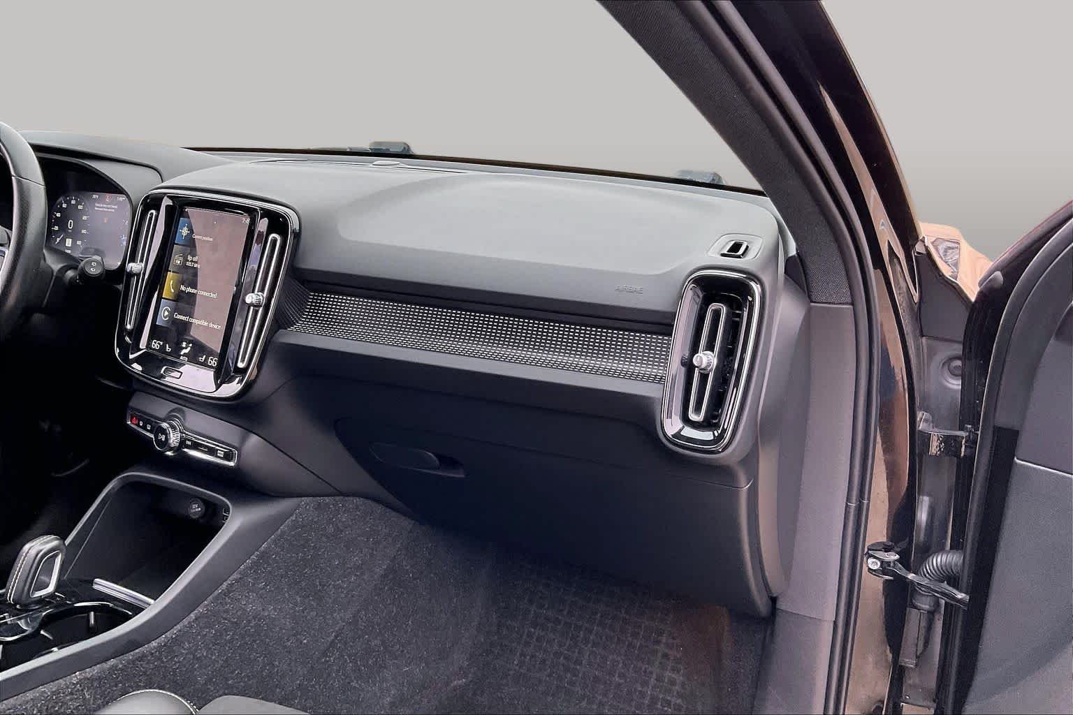 Used 2021 Black Stone Volvo R-Design image 19