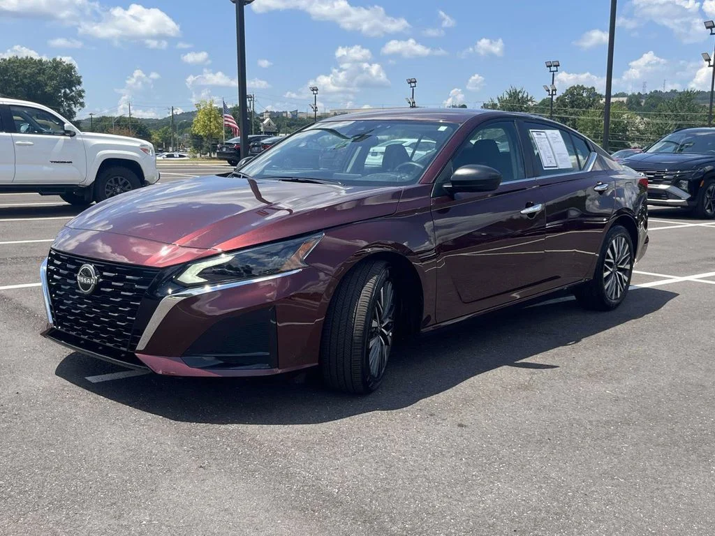 Used 2025 Red Nissan 2.5 SV image 7