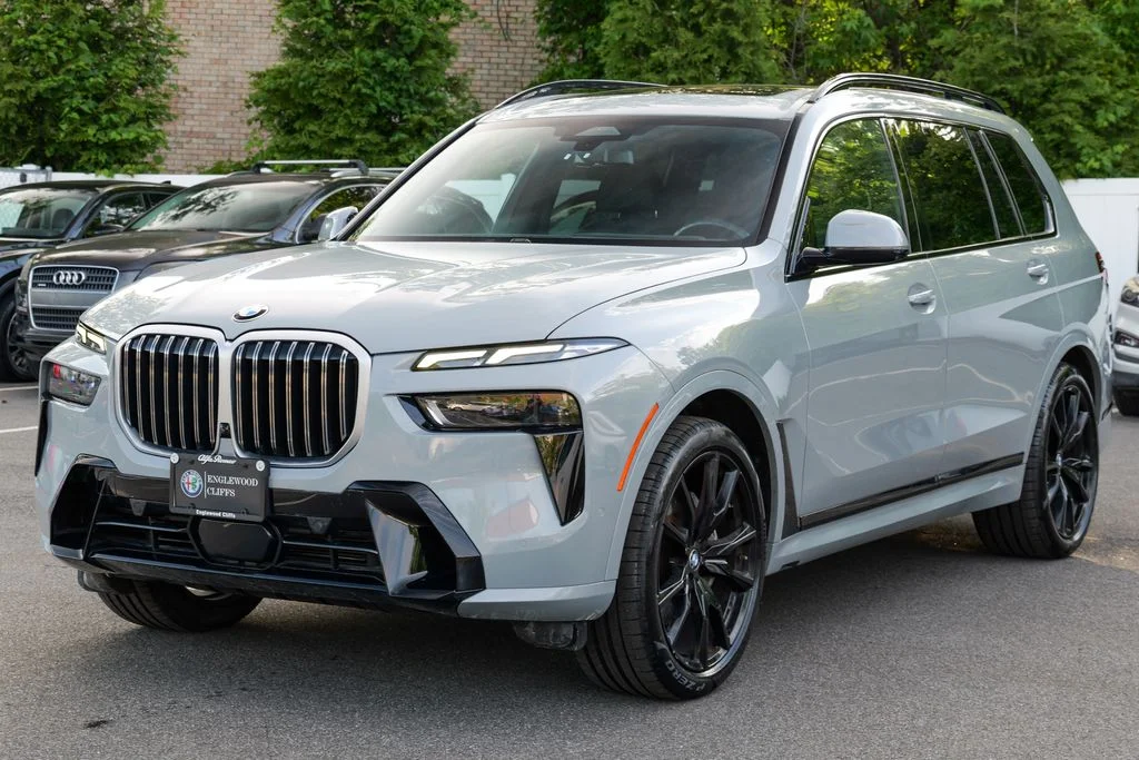 Used 2024 Brooklyn Gray Metallic BMW xDrive40i image 3