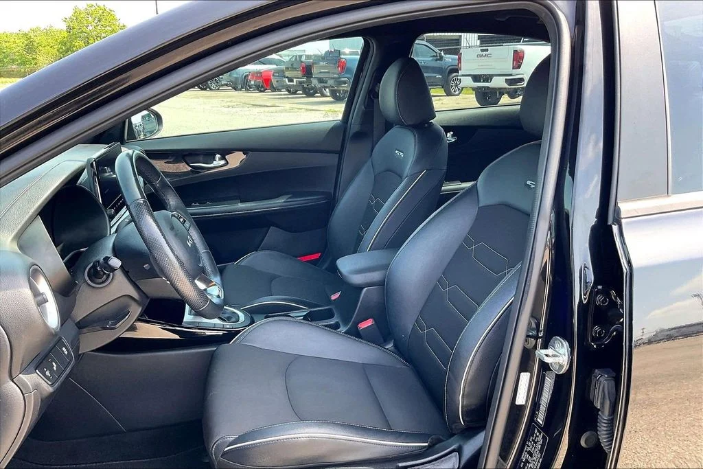 Used 2022 Black Kia GT-Line image 18