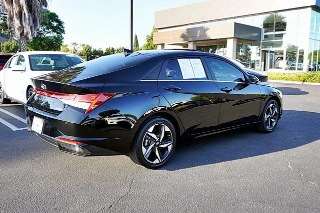 Used 2023 Black Hyundai Limited image 7