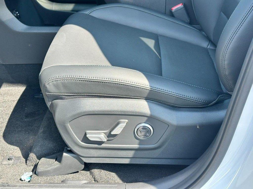 New 2026 White Hyundai Limited AWD image 12