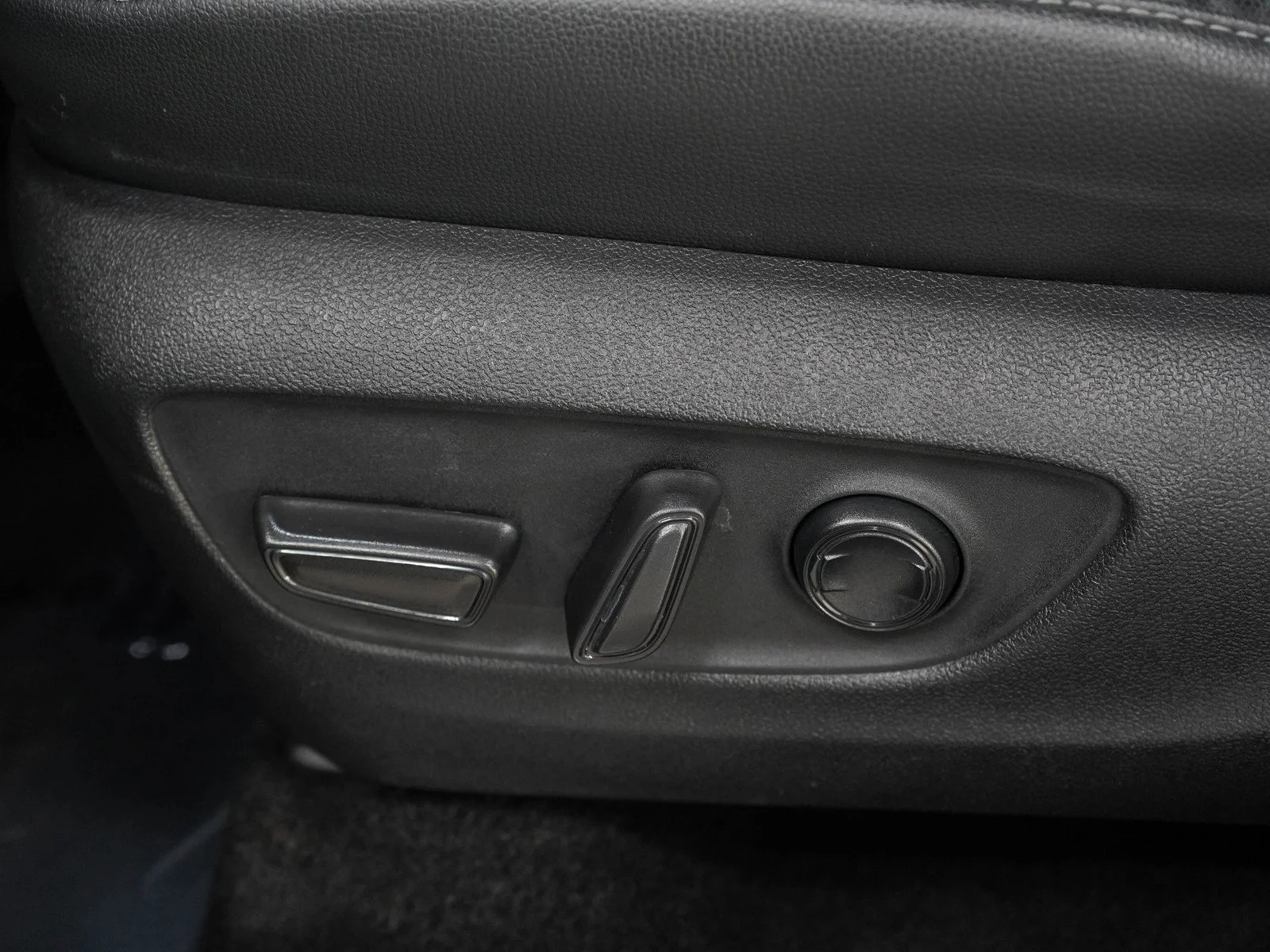 Used 2024 Black Toyota Hybrid Limited image 27