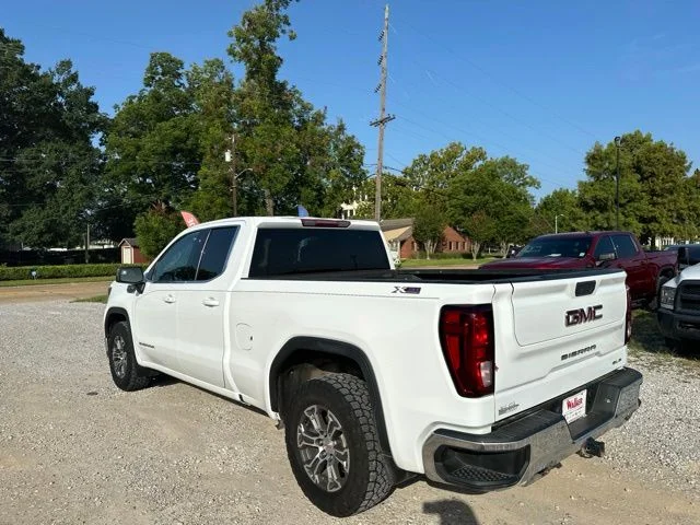 Used 2022 White GMC SLE image 10