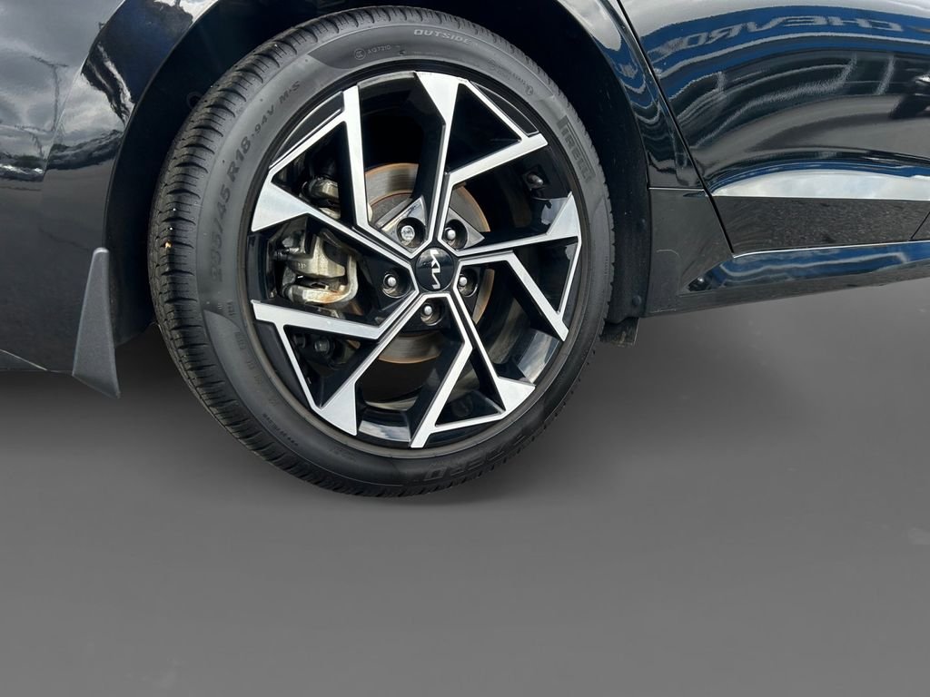 Used 2025 Black Kia EX image 10