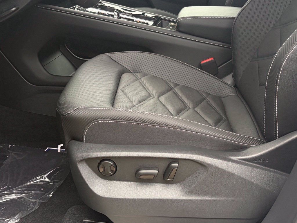 New 2026 Opal White Pearl Volkswagen 2.0T SE image 8