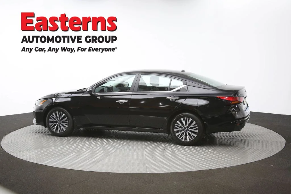 Used 2023 Black Nissan 2.5 SV image 59