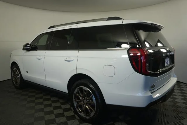New 2027 Star White Metallic Tri-Coat Ford King Ranch® image 5