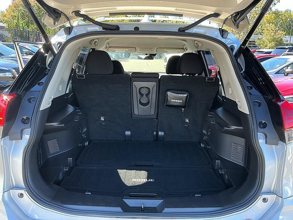Used 2019 Brilliant Silver Metallic Nissan SV image 25