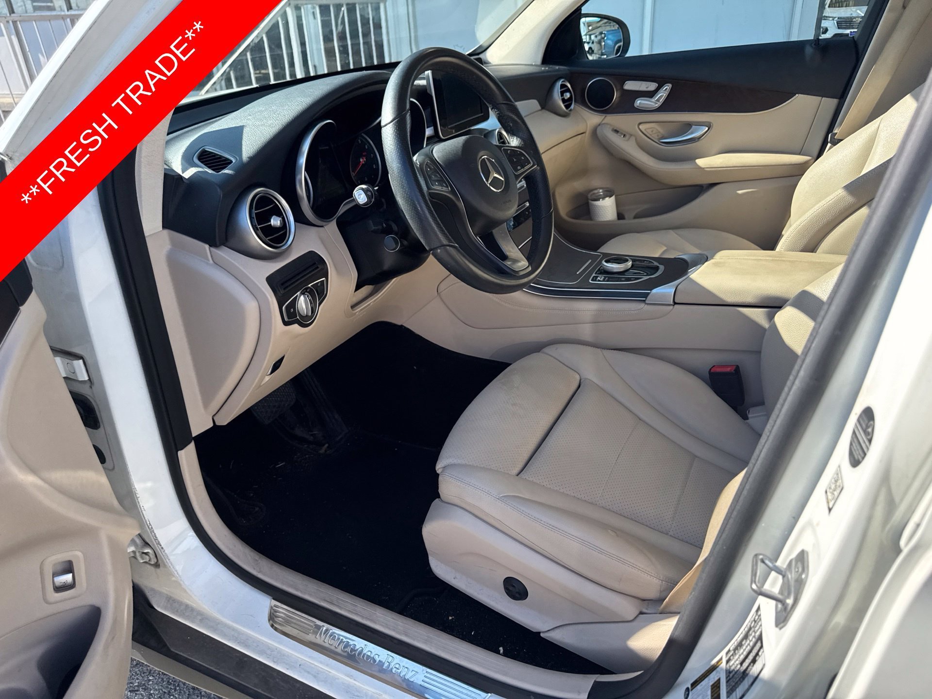 Used 2019 White Mercedes-Benz GLC 300 image 7