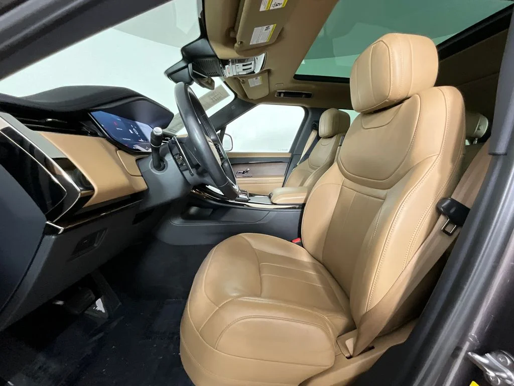 Used 2024 Brown Land Rover SE image 16