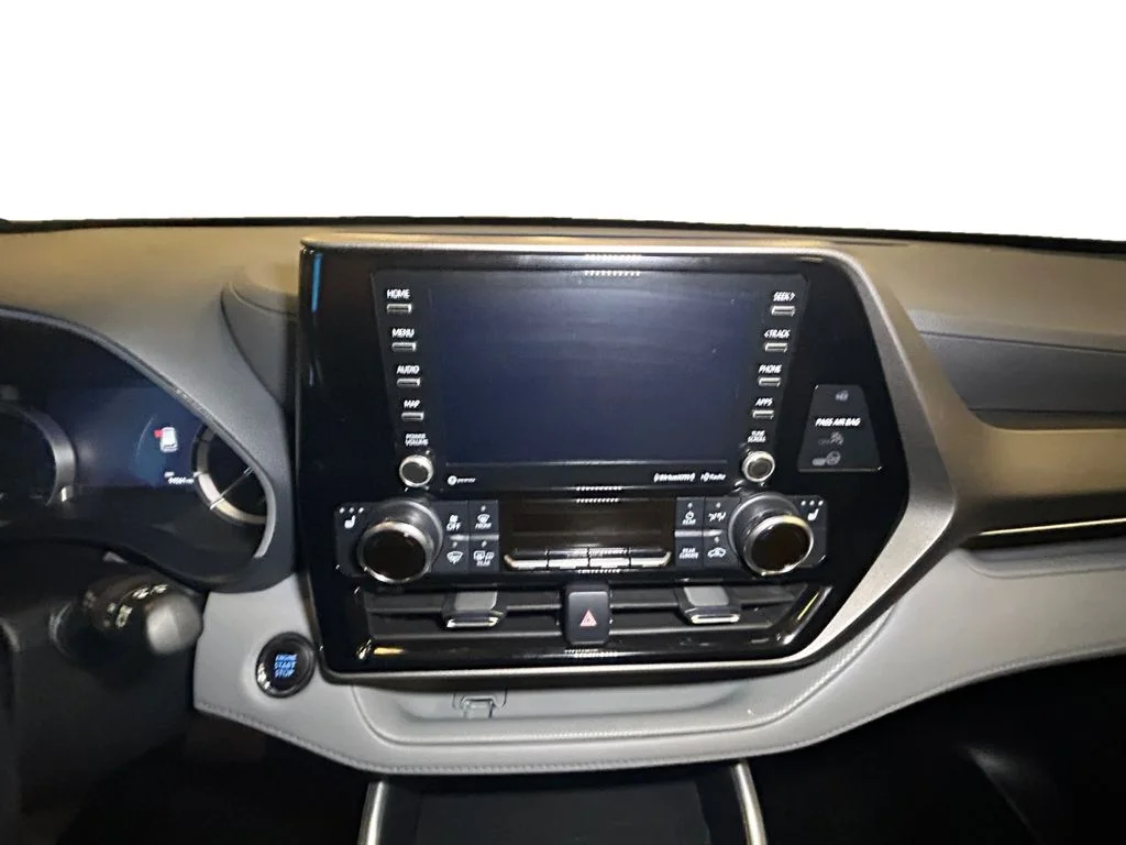 Used 2022 Magnetic Gray Metallic Toyota XLE image 10