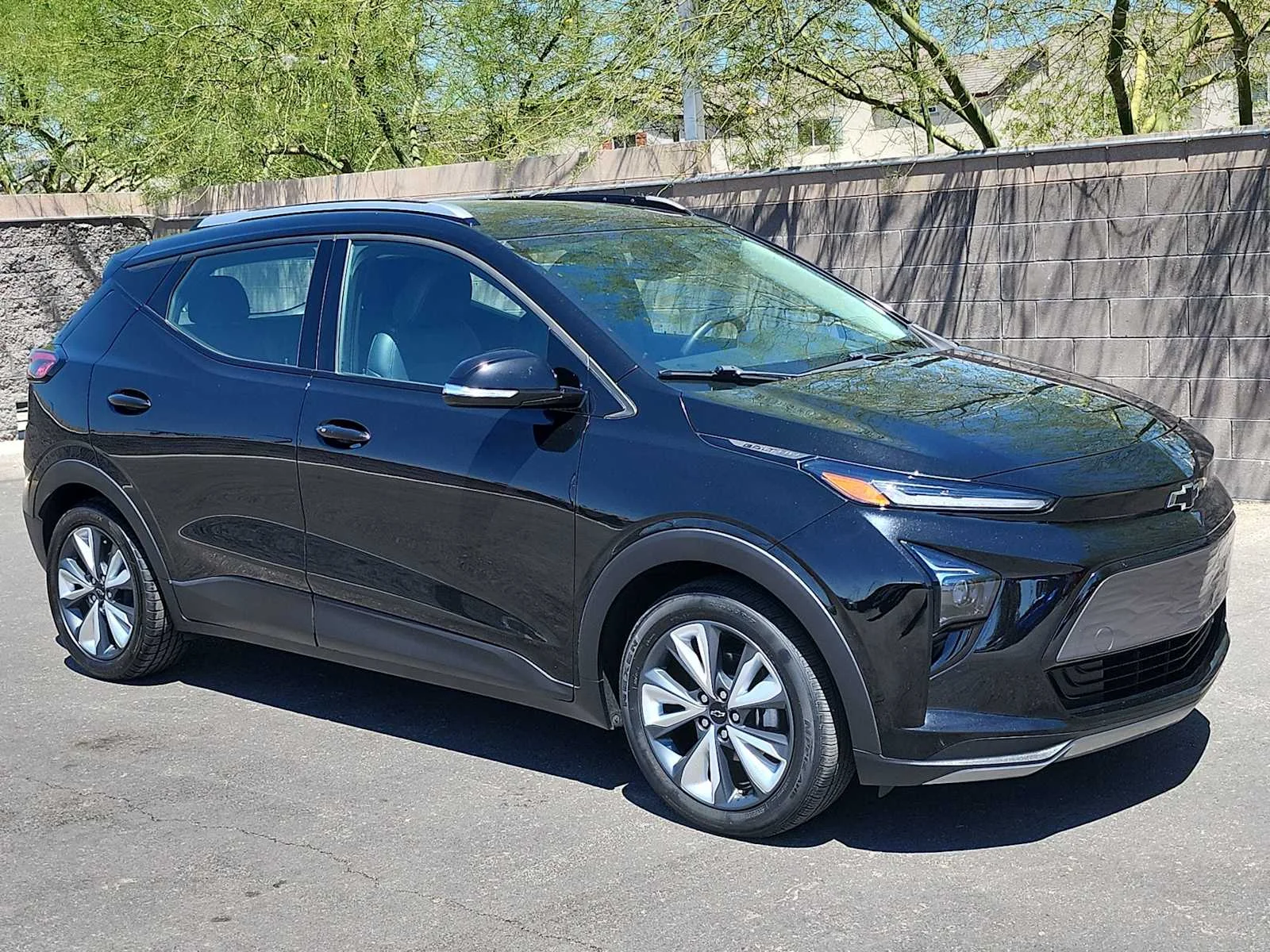 Used 2022 Chevrolet Bolt EUV LT with VIN 1G1FY6S06N4107792 for sale in Las Vegas, NV