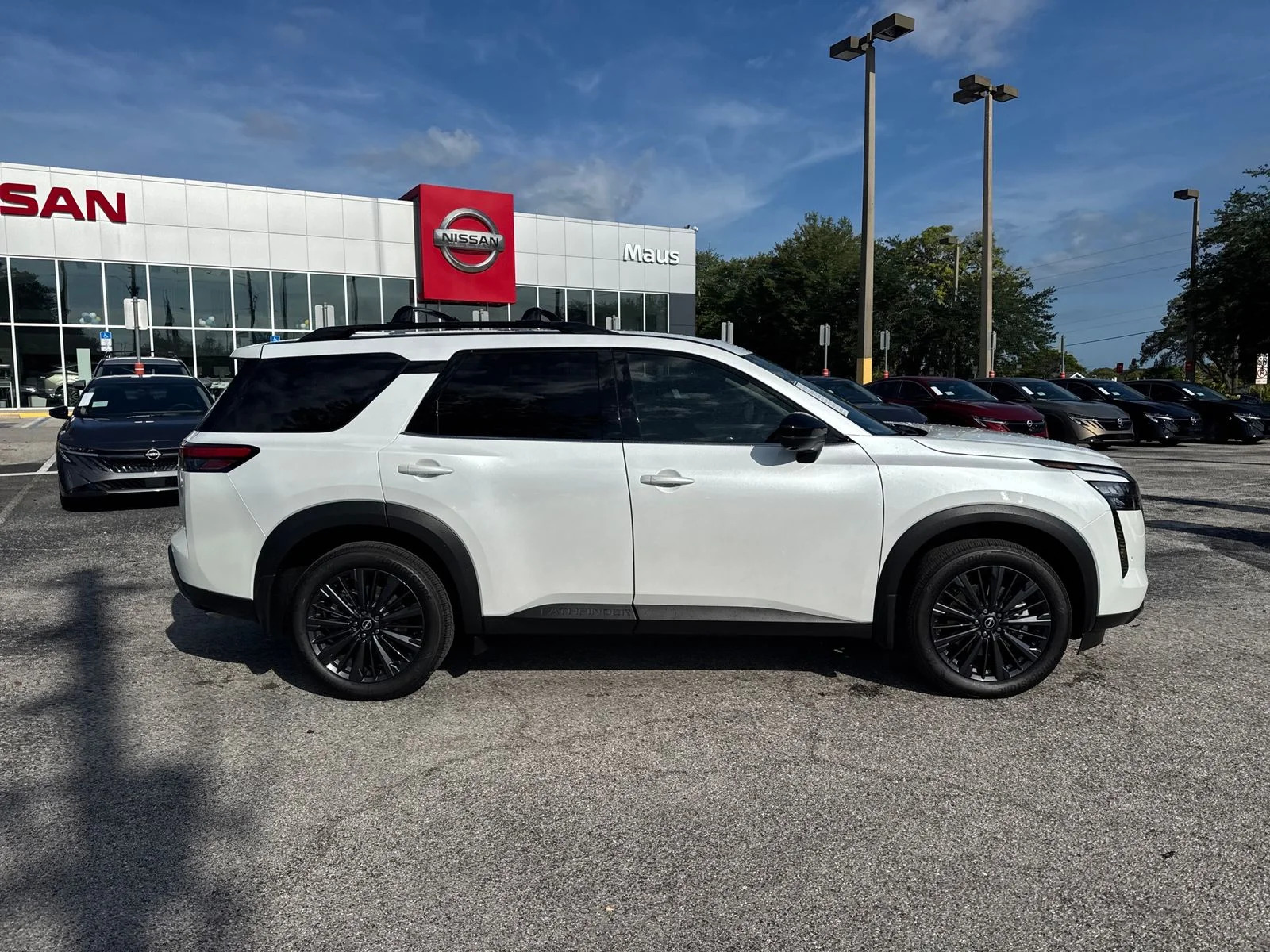 New 2026 Nissan Pathfinder SL 4D Sport Utility