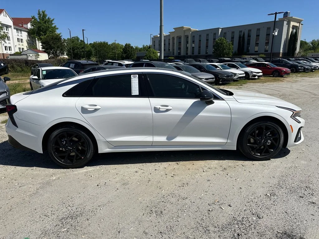 New 2026 White Kia GT-Line image 8