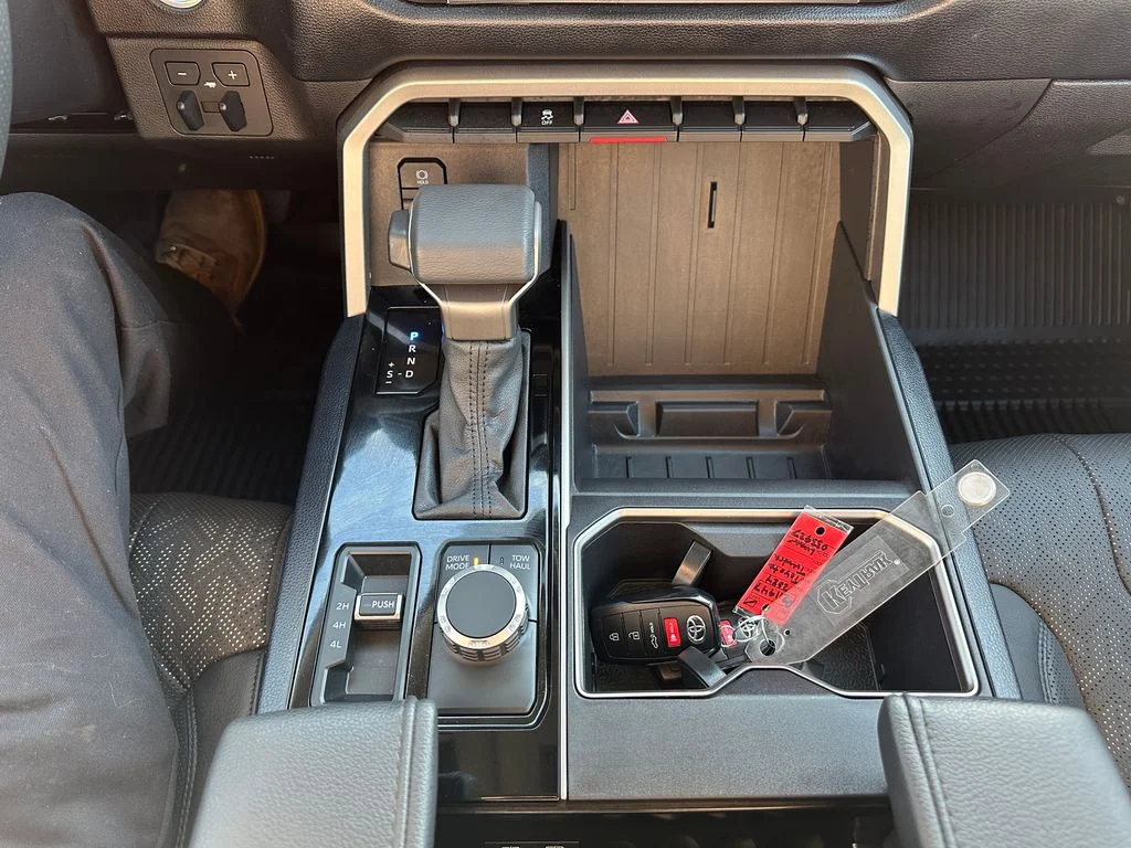 Used 2024  Toyota SR5 image 18
