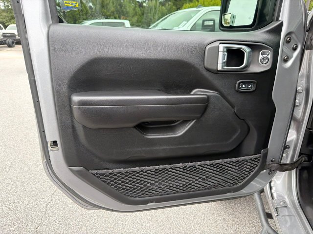 Used 2020 Silver Jeep Unlimited Sport Altitude image 10