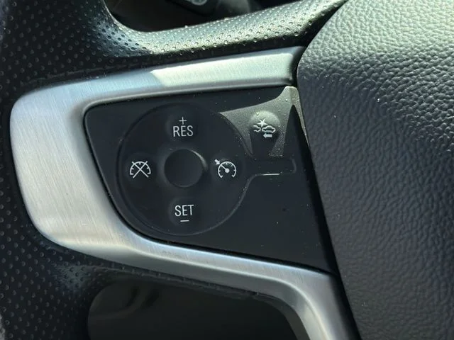Used 2024 White GMC SLE image 27