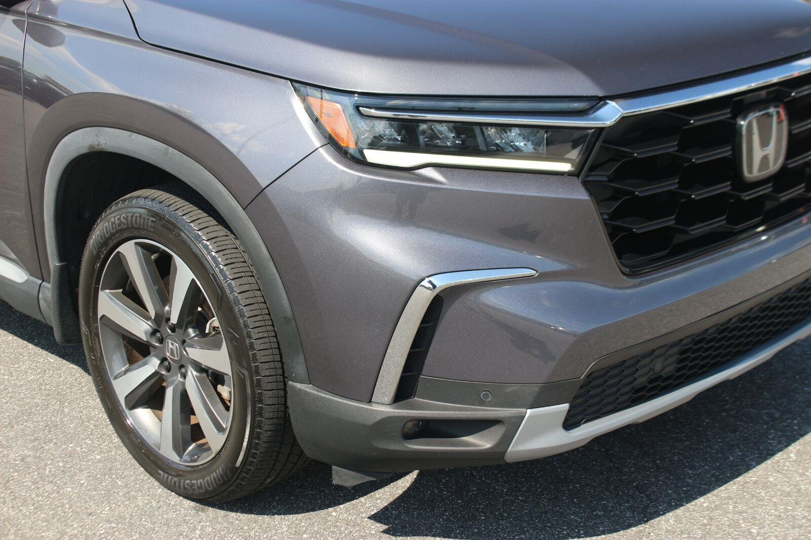 Used 2024 Gray Honda Touring image 9
