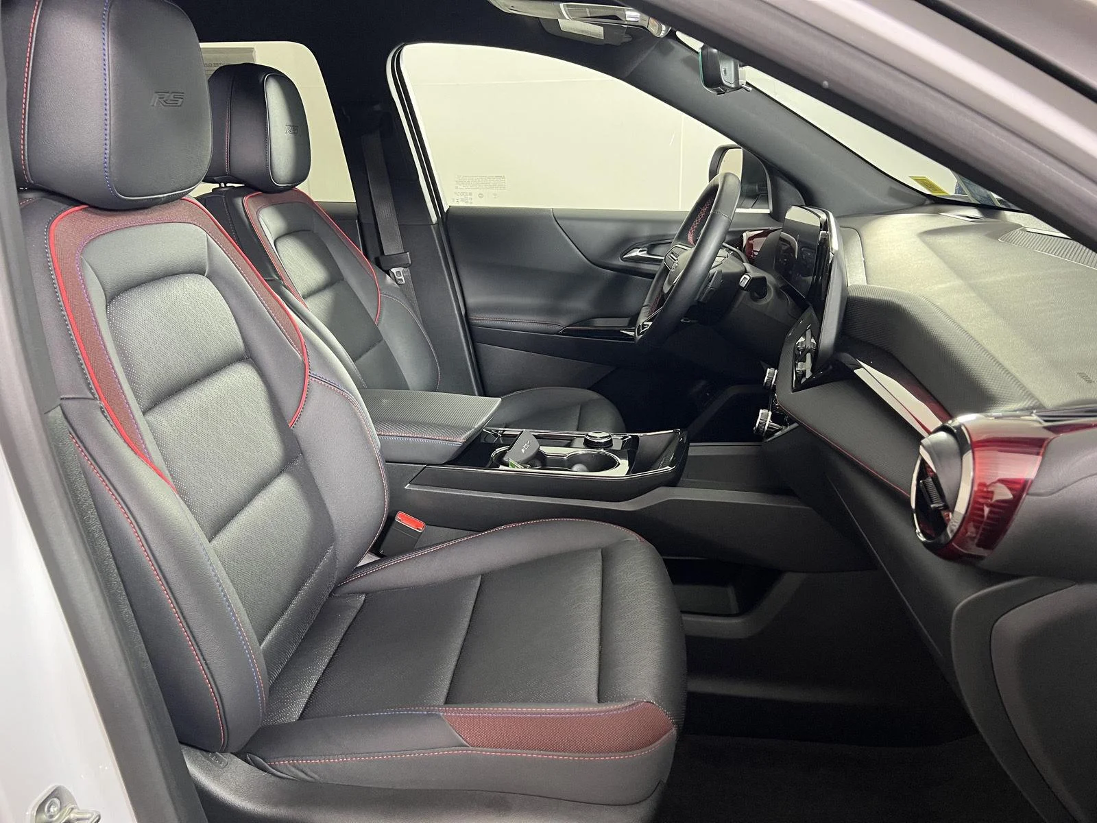 Used 2025 Iridescent Pearl Tricoat Chevrolet RS image 23