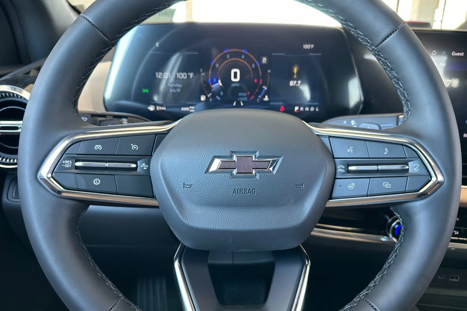 New 2027 Polar White Tricoat Chevrolet ACTIV image 24