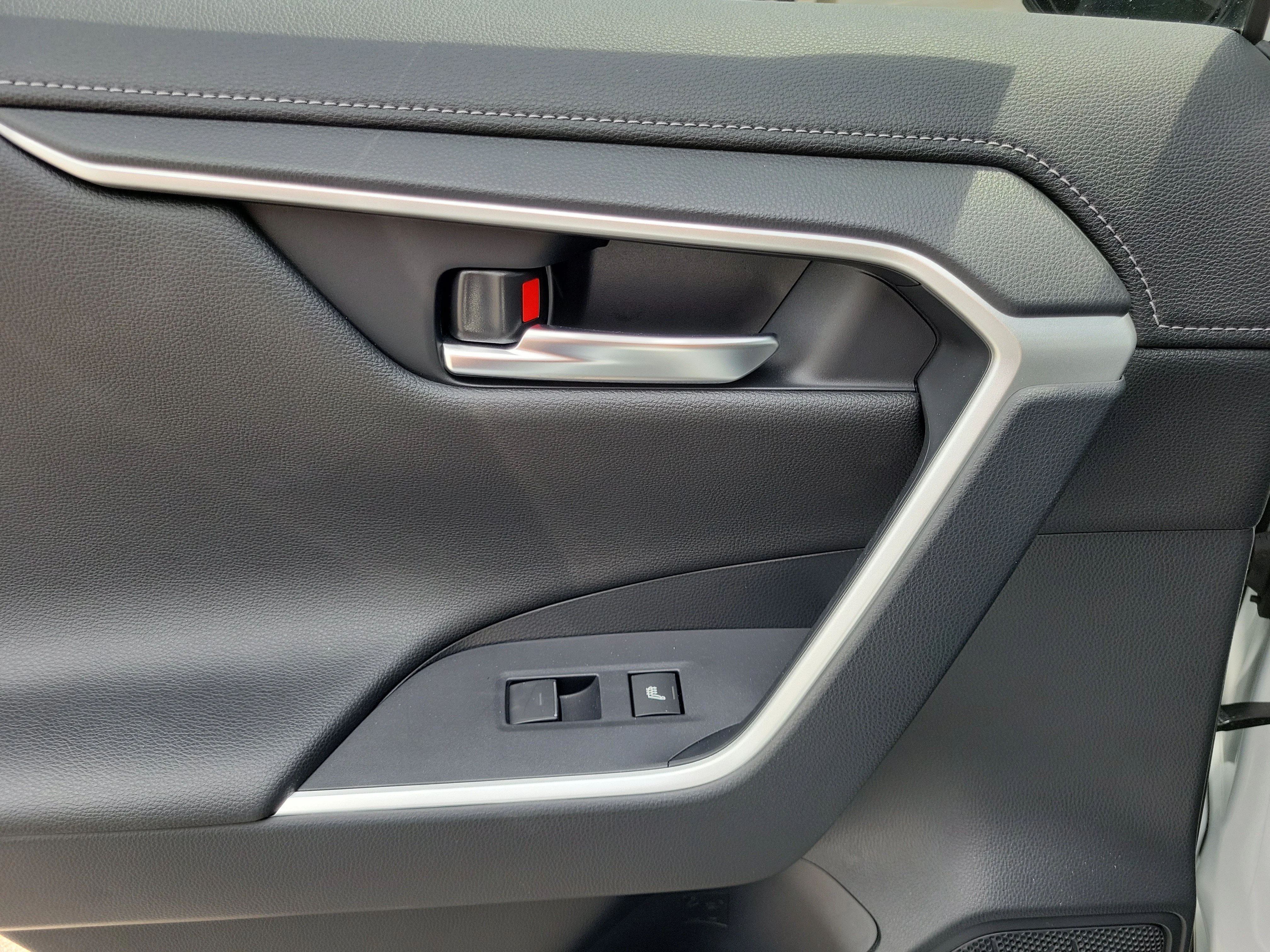 Certified Used 2024 Wind Chill Pearl Toyota Limited image 12