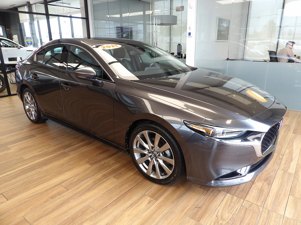 Used 2021 Machine Gray Metallic Mazda Premium image 3
