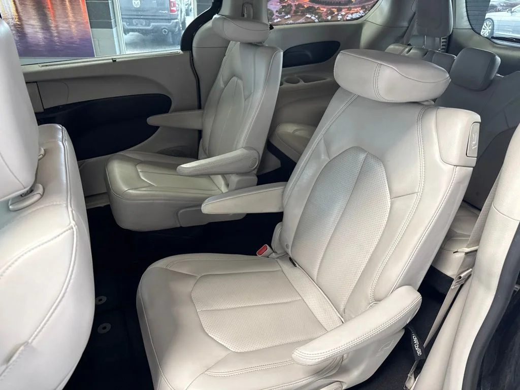 Used 2021 Black Chrysler LXI image 11