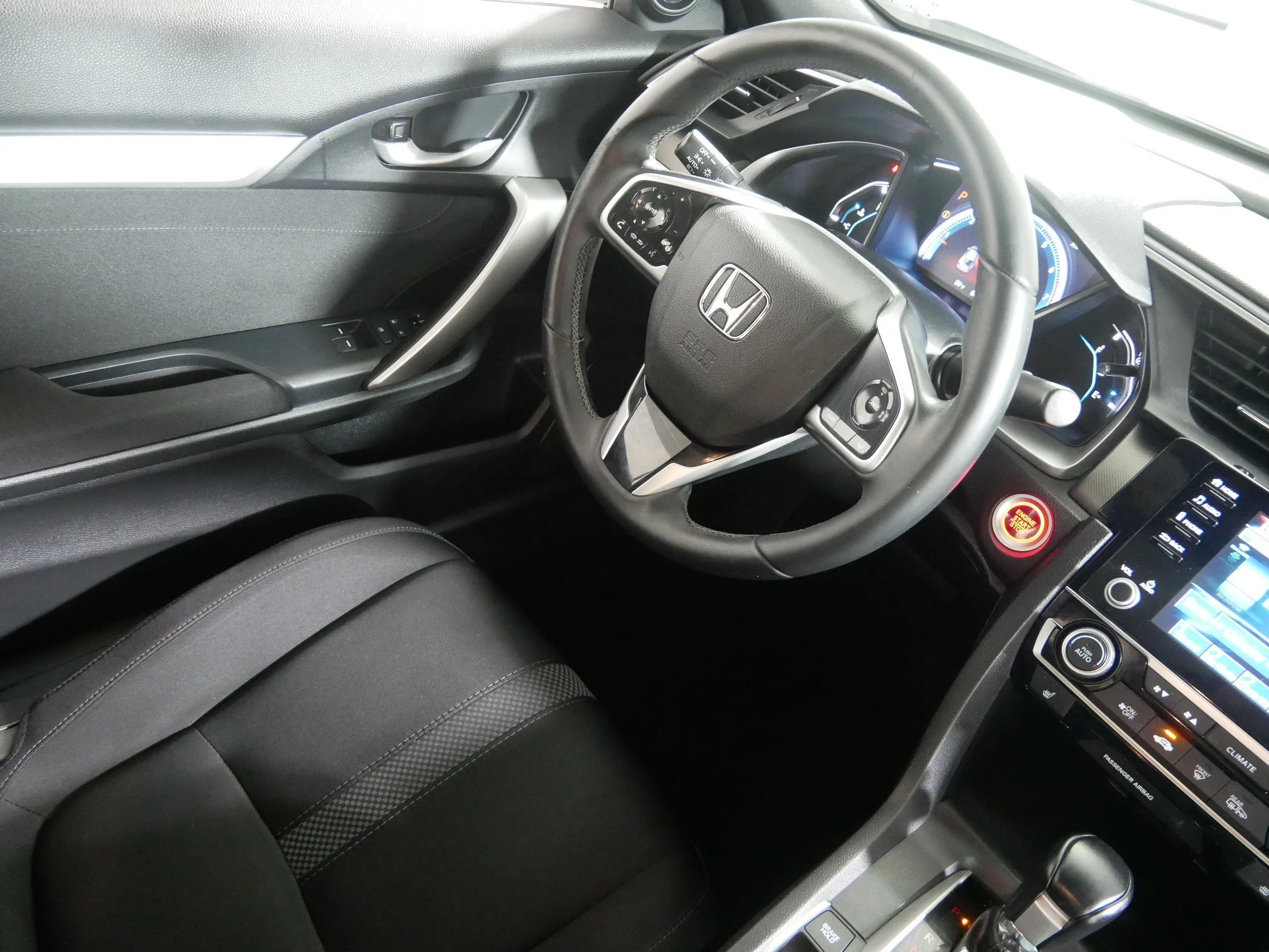 Used 2020 Lunar Silver Metallic Honda EX image 9