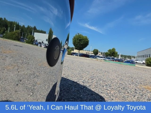 Used 2017 Red Nissan SL image 17